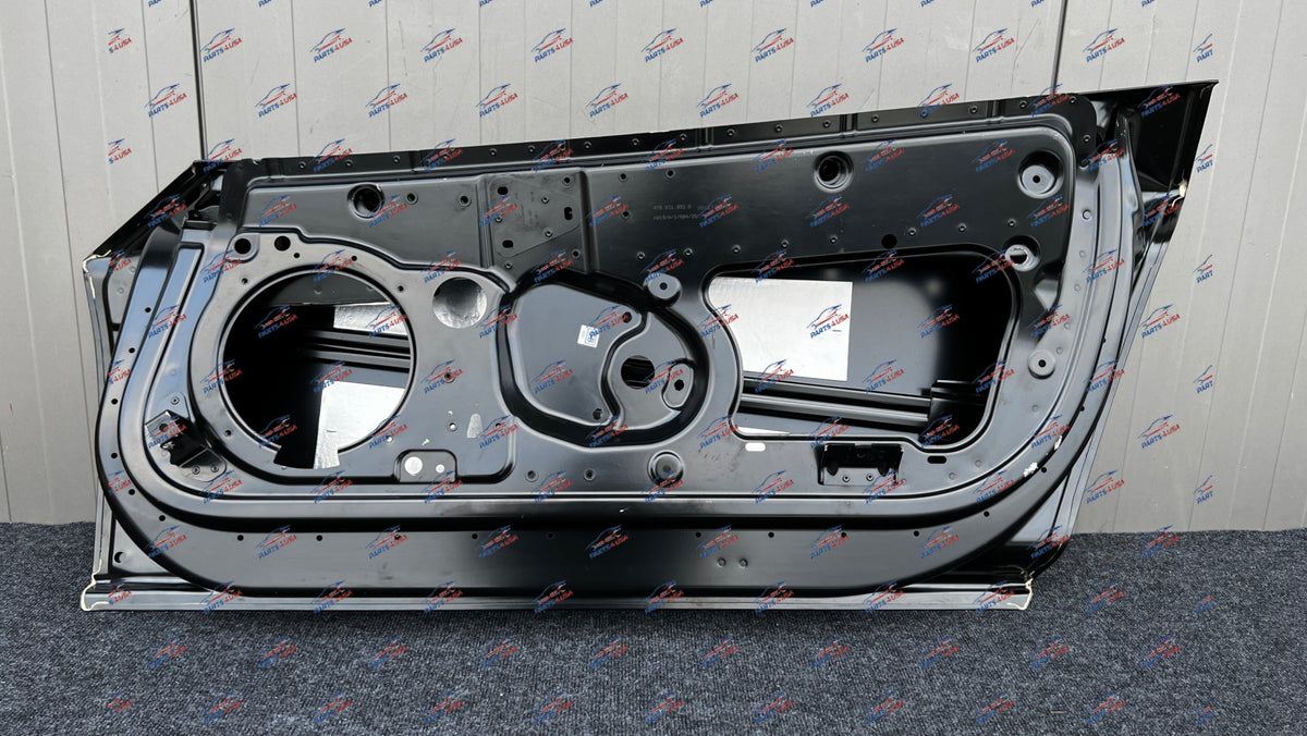 Lamborghini Aventador Door RH Black painted OEM Part number: 470831052G - Door