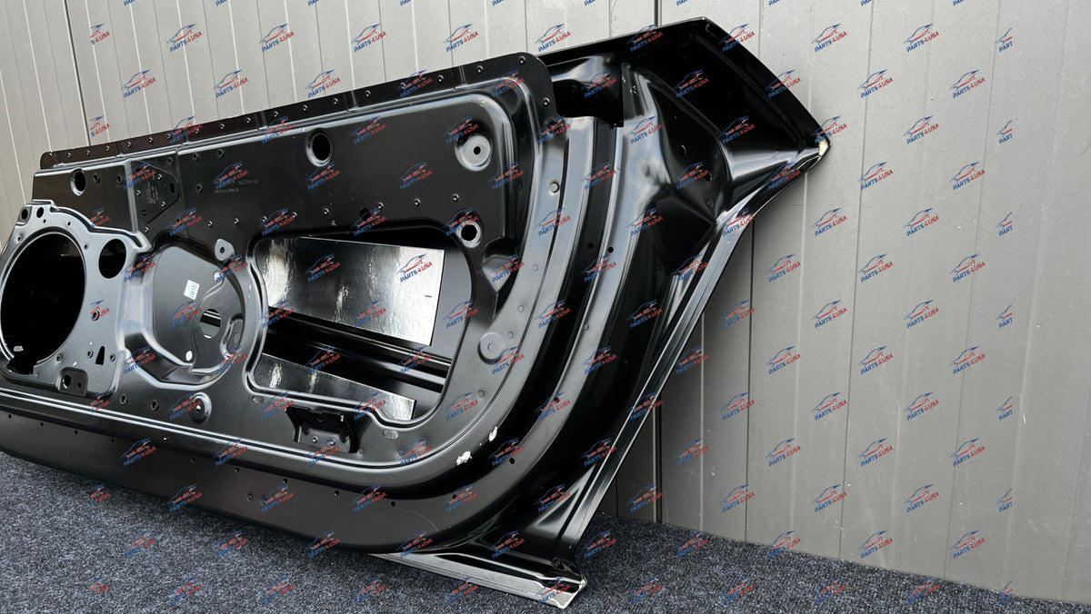 Lamborghini Aventador Door RH Black painted OEM Part number: 470831052G - Door