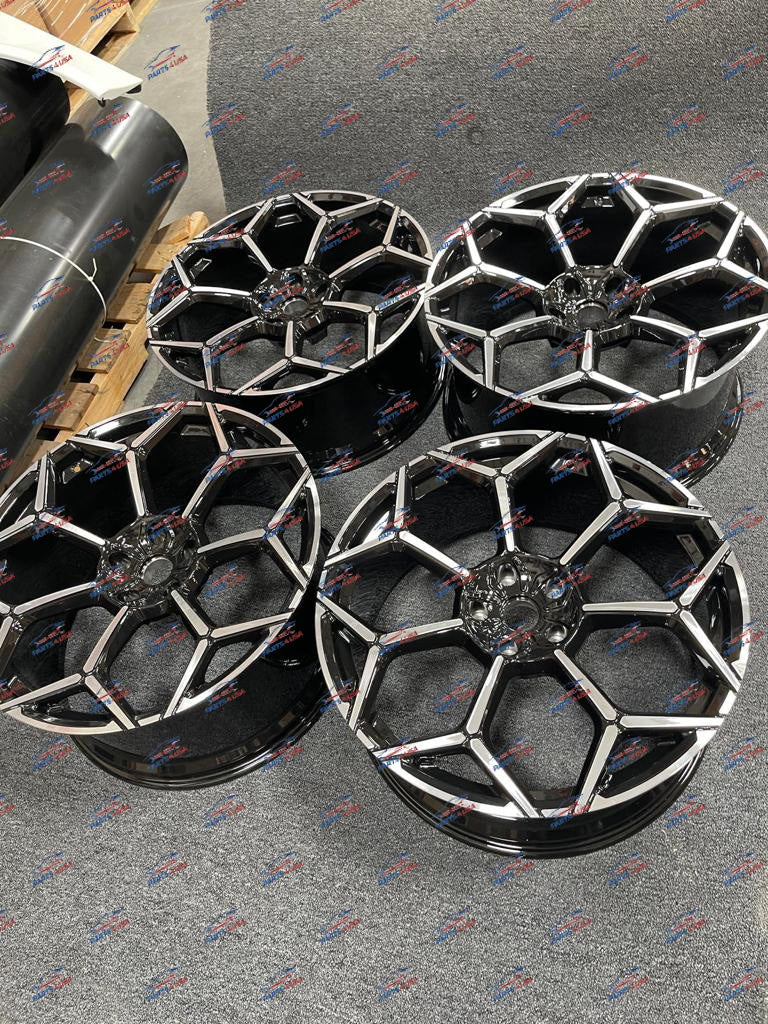 Lamborghini URUS Performante Wheels 23 inch Diamond cut OEM Part number: 4ML601025BT 4ML601025BS - Motor Vehicle Rims &