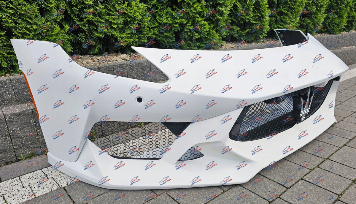 Maserati MC20 GT2 Front bumper carbon OEM Part number: 06703139080 - Carbon fiber Front bumper