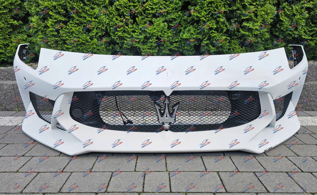 Maserati MC20 GT2 Front bumper carbon OEM Part number: 06703139080 - Carbon fiber Front bumper