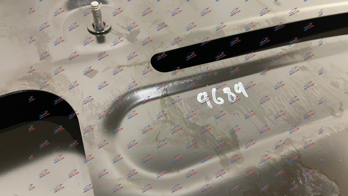 Mclaren 570S Extended Door Left Side Part Number: 120Ml1S17
