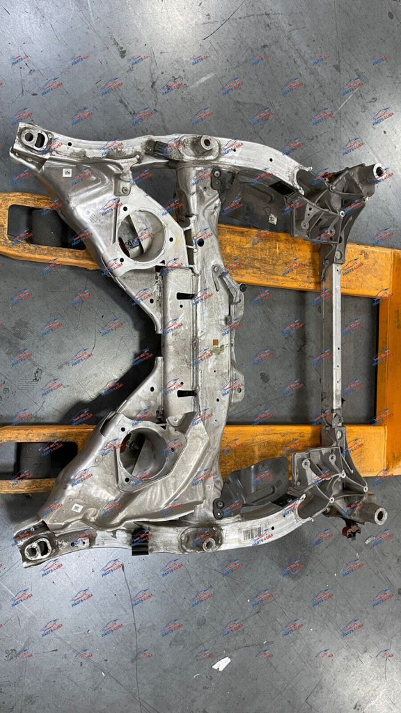 Rolls Royce Ghost Wraith Dawn Subframe Front Oem Part Number: 3110685462 Sub Frame