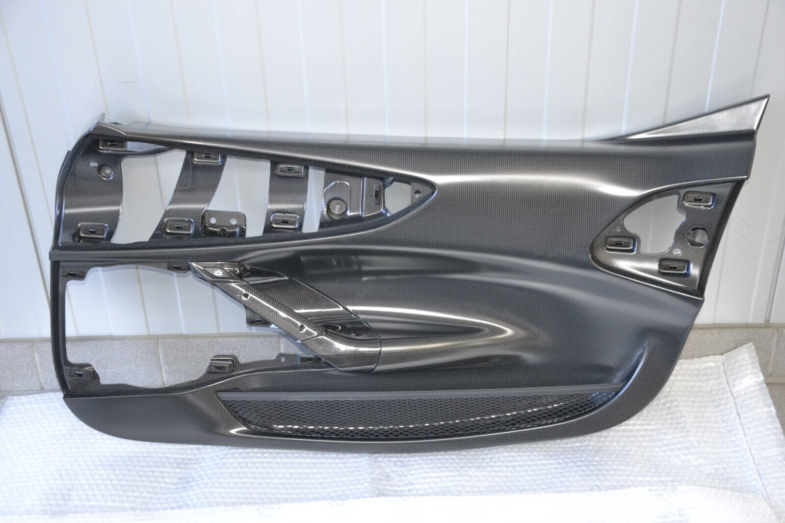 Ferrari SF90 Stradale Door Trim cover Carbon fiber OEM, Part number: 876212 876167