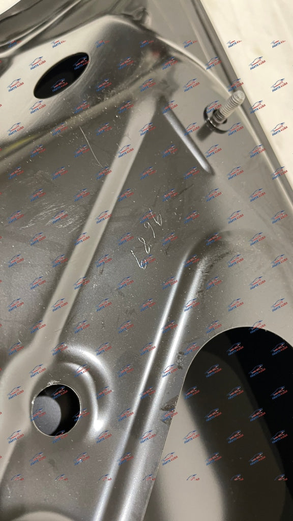 Mclaren 570S Extended Door Left Side Part Number: 120Ml1S17